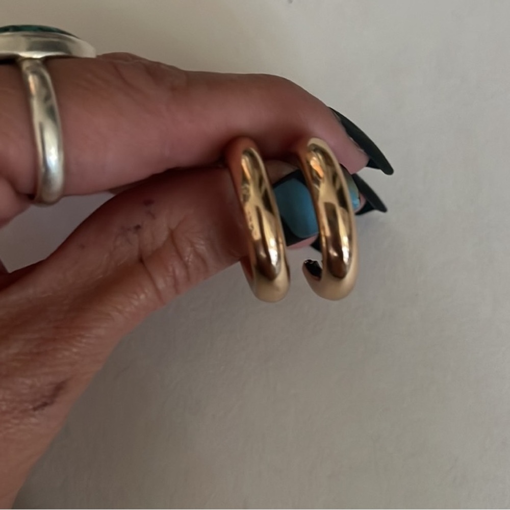 New 14k Gold Plated Sterling Silver Classic 4mm Hoop Push Back Stud Earrings - Picture 7 of 10